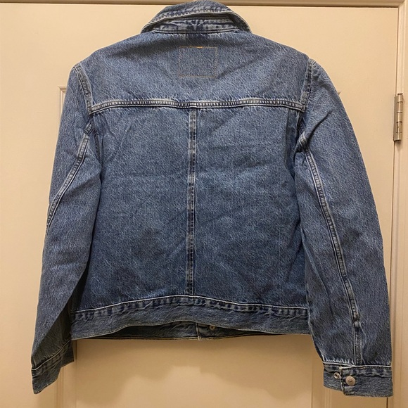 Levi's Premium Denim with Tan Leather Patch - Picture 2 of 4